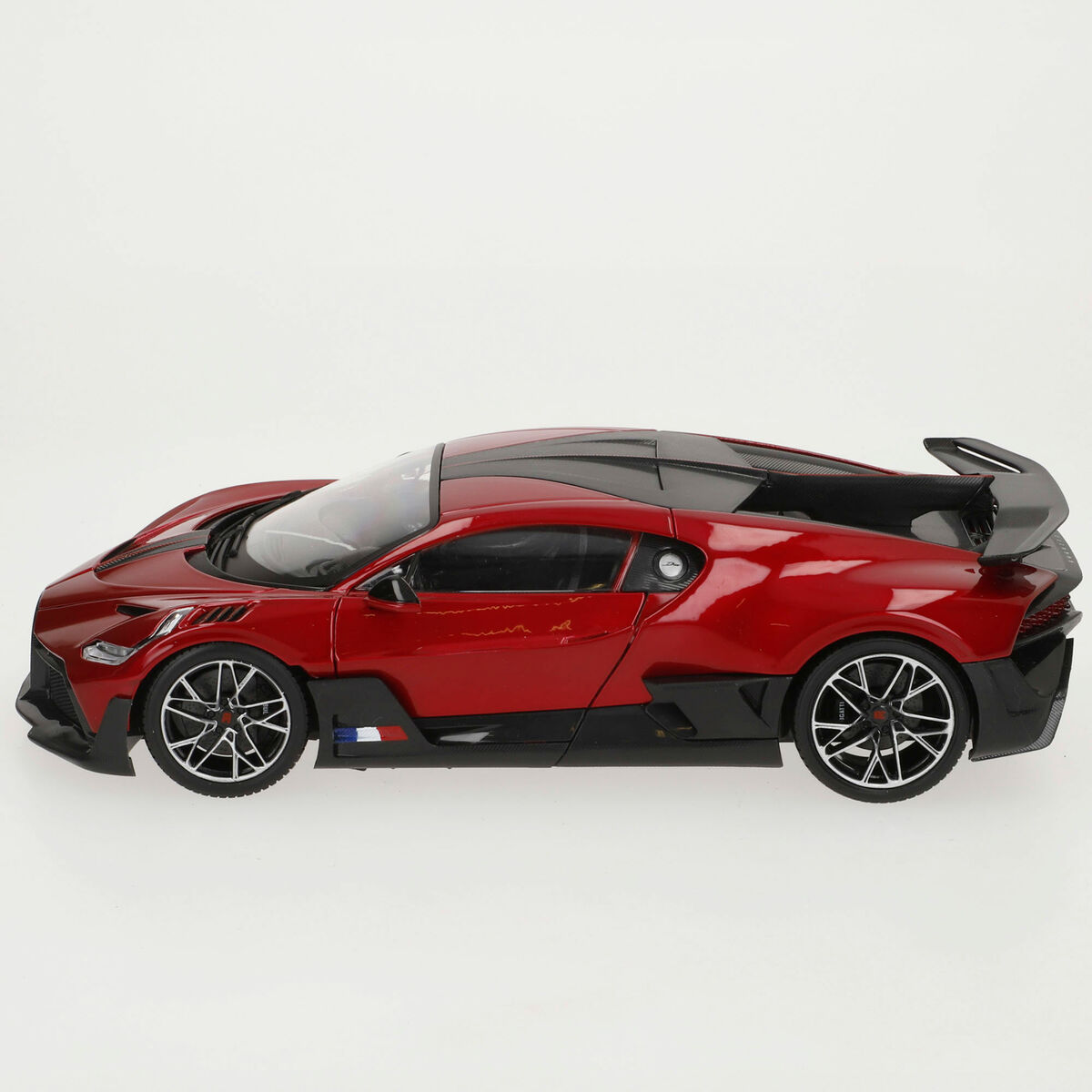 Кола Bburago GT Bugatti Divo 1:18